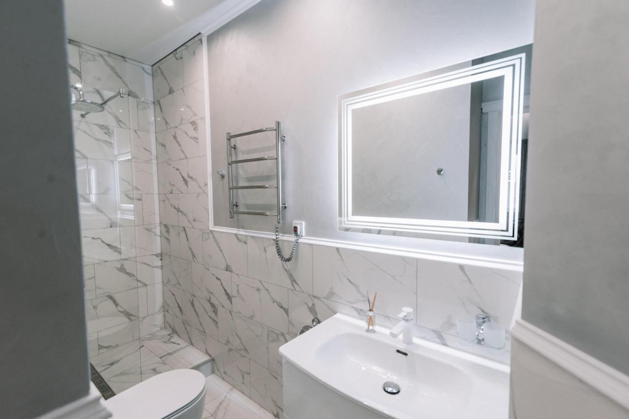 Royal Tower Vip Smart Apartments 1 キエフ エクステリア 写真